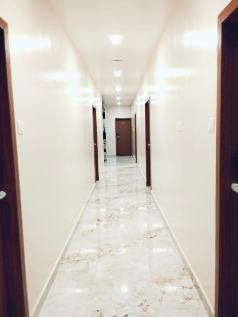Uj Pallazzio - Business Class Luxury Hotel ติรุวันนามาลัย ภายนอก รูปภาพ