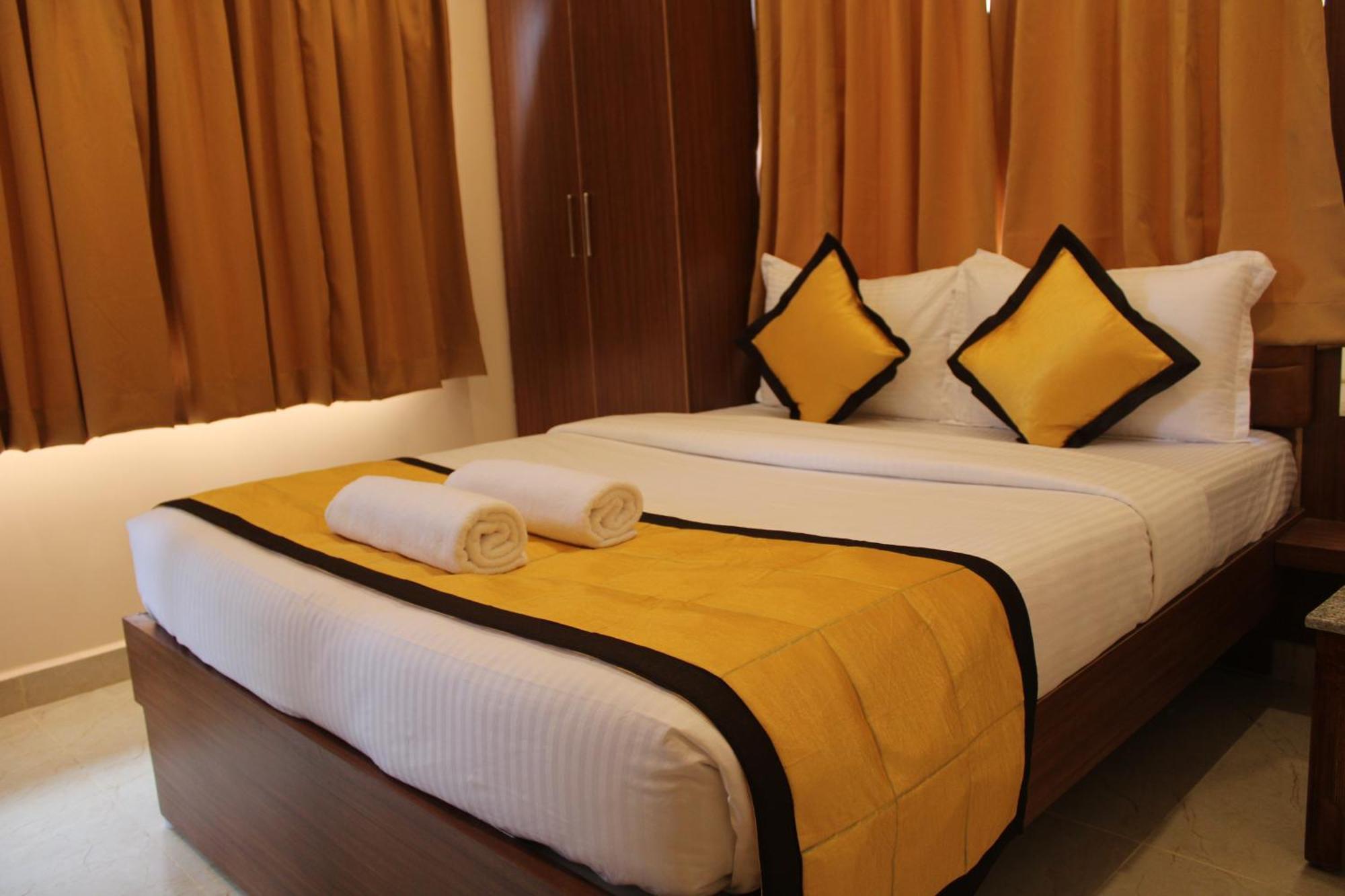 Uj Pallazzio - Business Class Luxury Hotel ติรุวันนามาลัย ภายนอก รูปภาพ