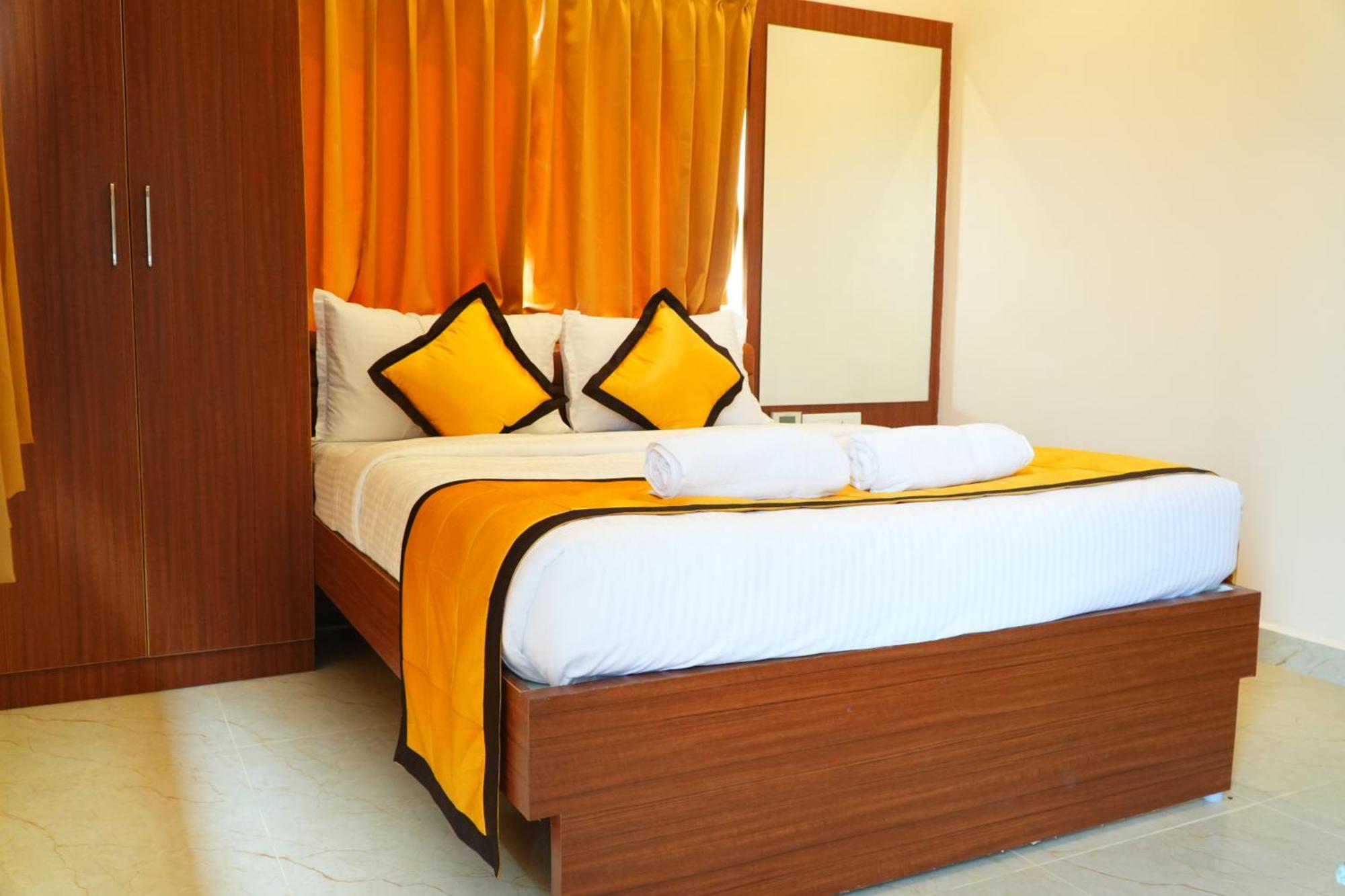 Uj Pallazzio - Business Class Luxury Hotel ติรุวันนามาลัย ภายนอก รูปภาพ