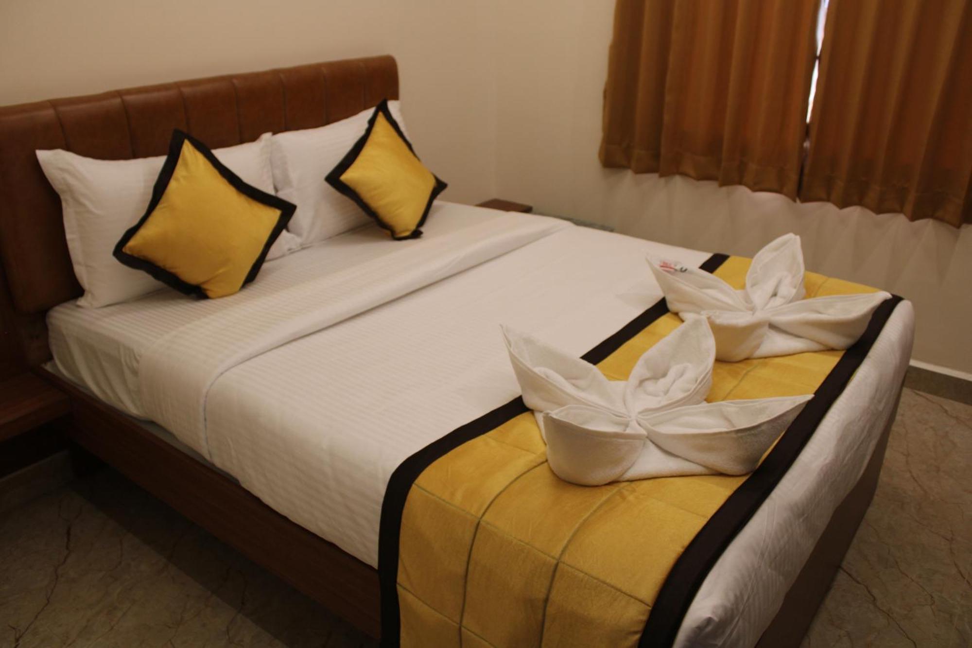 Uj Pallazzio - Business Class Luxury Hotel ติรุวันนามาลัย ภายนอก รูปภาพ