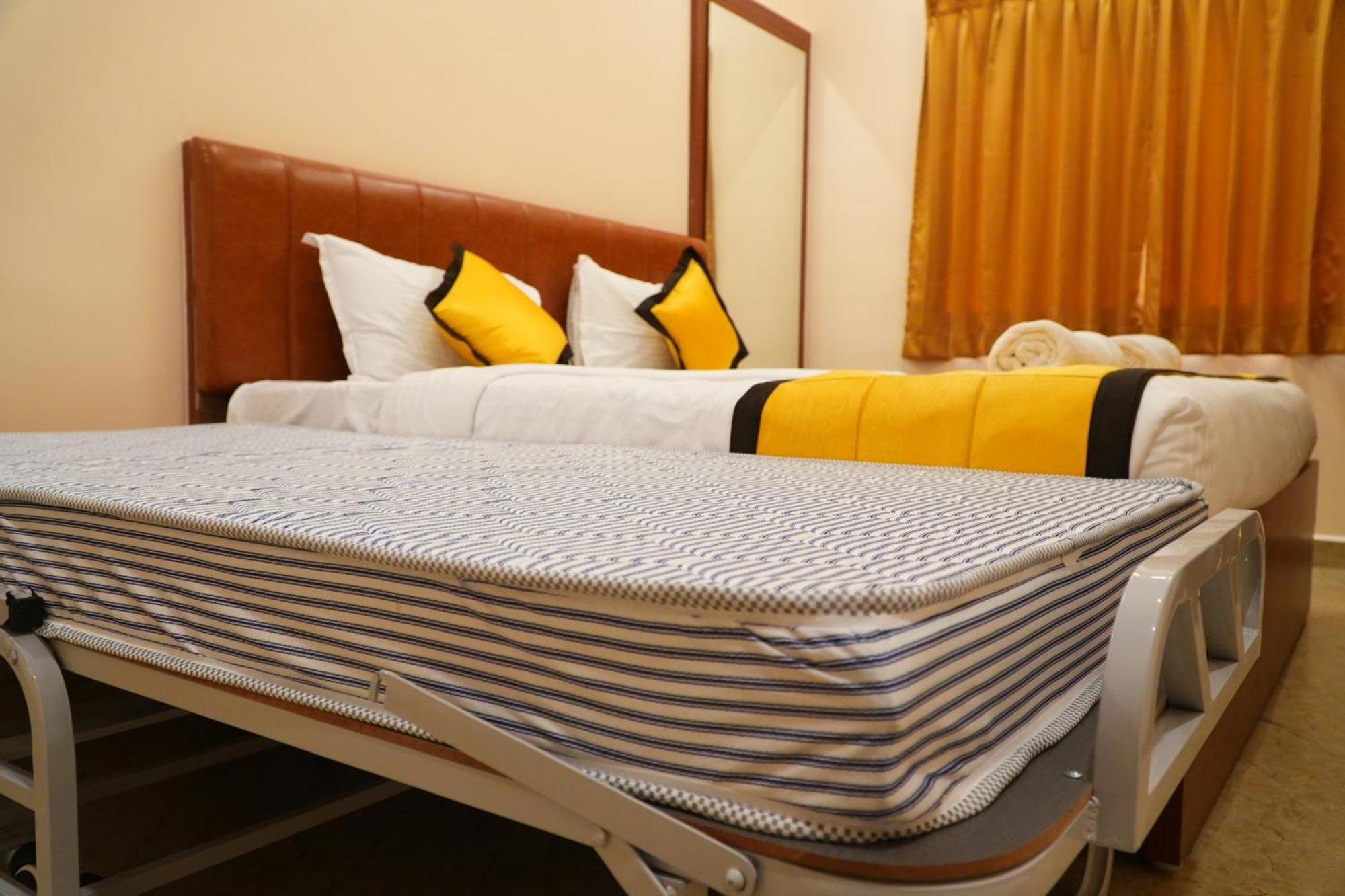 Uj Pallazzio - Business Class Luxury Hotel ติรุวันนามาลัย ภายนอก รูปภาพ
