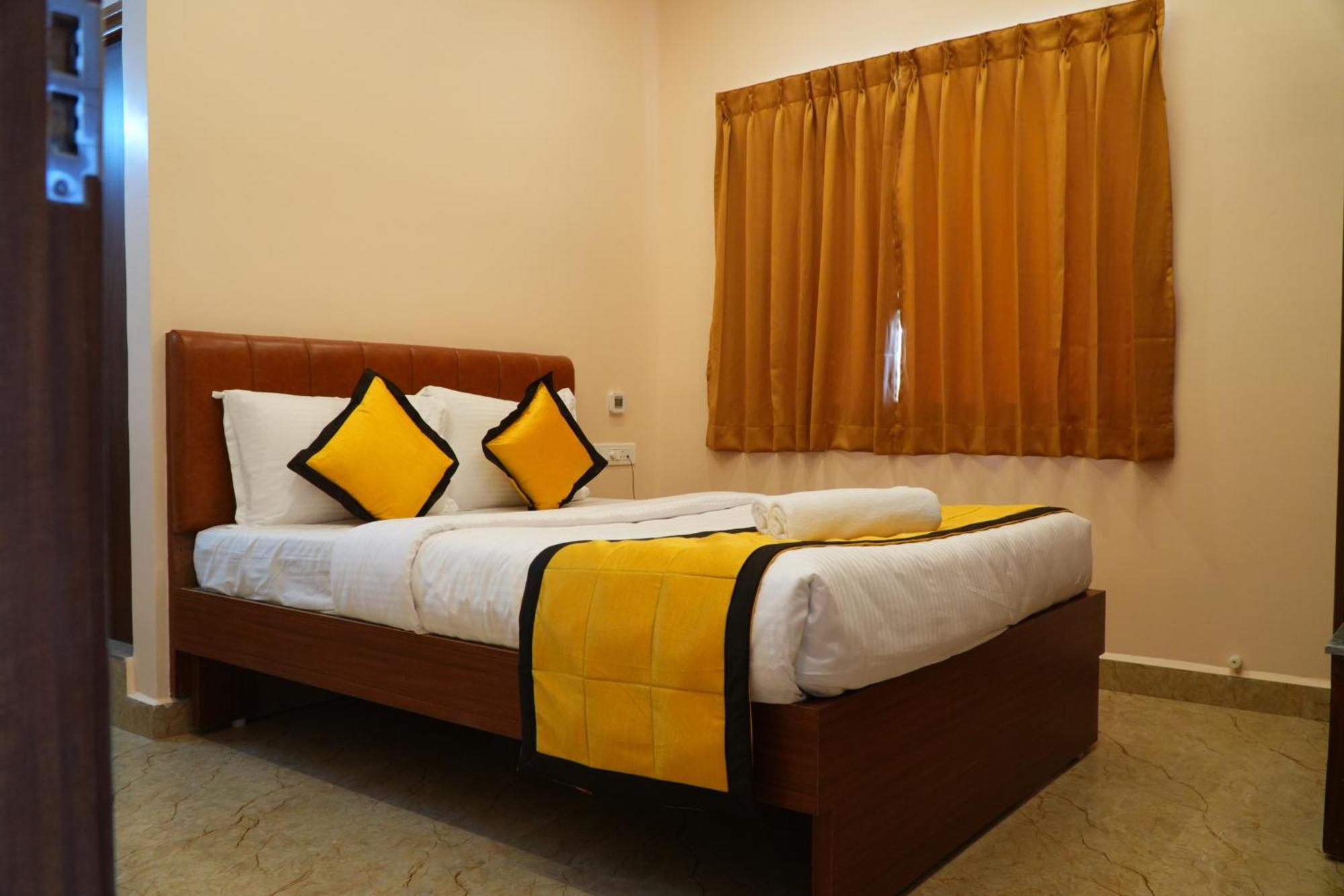 Uj Pallazzio - Business Class Luxury Hotel ติรุวันนามาลัย ภายนอก รูปภาพ