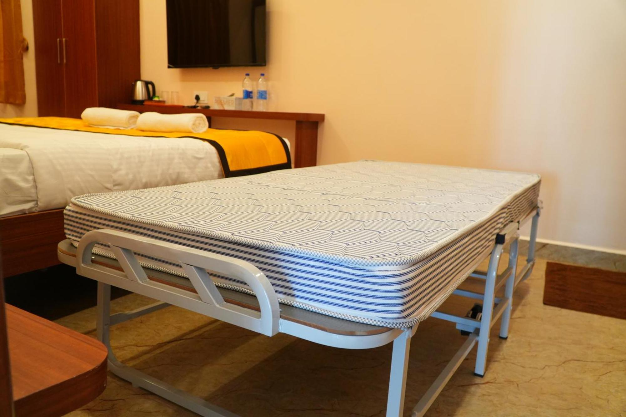 Uj Pallazzio - Business Class Luxury Hotel ติรุวันนามาลัย ภายนอก รูปภาพ