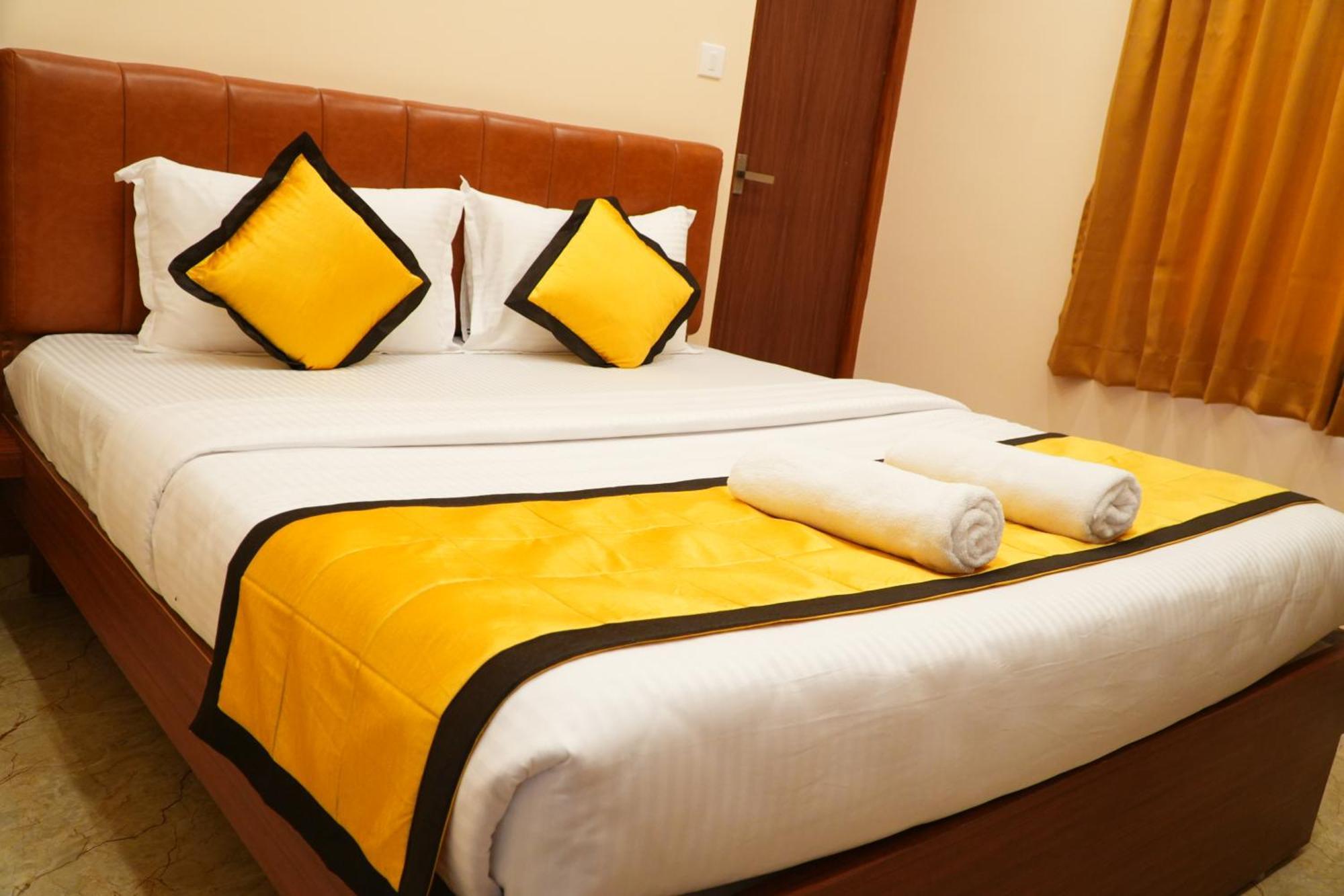 Uj Pallazzio - Business Class Luxury Hotel ติรุวันนามาลัย ภายนอก รูปภาพ
